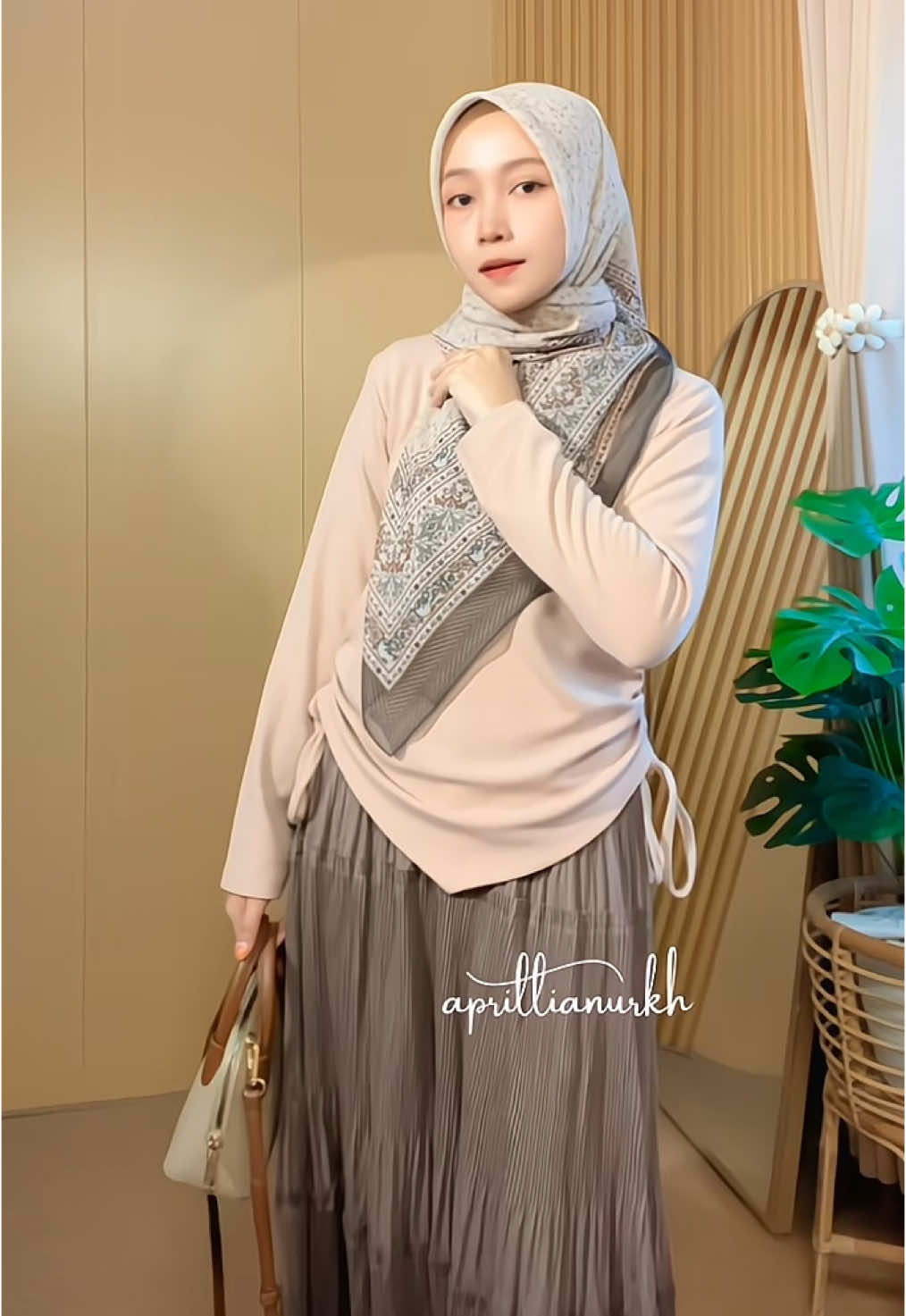Outfit simple #fypシ゚viral #outfitideas #outfitinspiration 