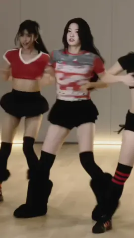 eu amo que todos os dias eu descubro um crush famoso, hoje foi o protagonista de minha culpa 🕊 #fancam #tubacams #fyp #contamoot #fypシ゚ #katseye #yoonchae 