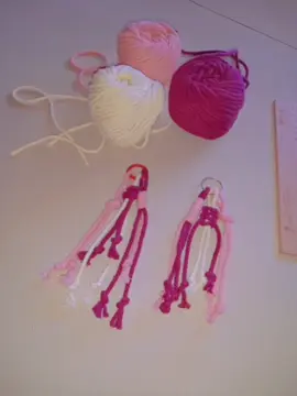 Jangan lupa like, temen-temen! 😊 Ini salah satu karya aku untuk praktikum kali ini ✨ Buat yang pengen macrame bag charm-nya, aku open PO juga ya guys! DM aja ya 📨 #MacrameCharm #islamicentrepreneurship #diyproject  #handmadevibes #fyp #foryoupage 