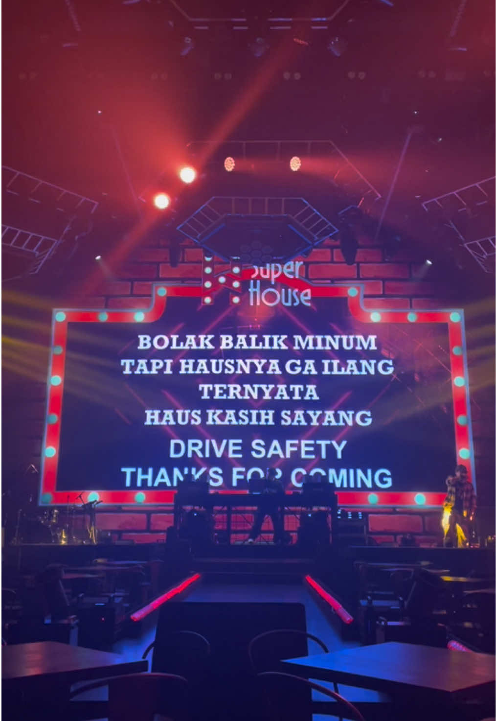 #superhousesurabaya #surabayahitz #fyp #clubsurabayabarat #anakmalam #dugemparty #clubsurabaya #fyppppppppppppppppppppppp #neverstopflying 