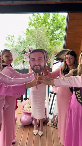 Are you ready for it?!!!!!👰‍♀️#bridetobe #bacholerette #goviral #foryoupage #trendingvideo #fypシ゚ #melissavraja 