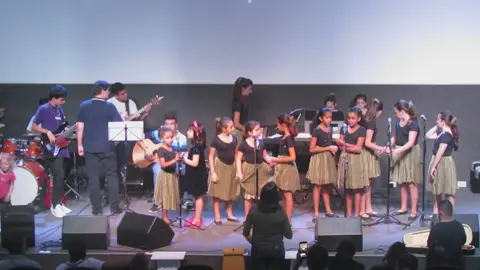 CCV Kids - Mamãe maravilha - Apresentação culto dia das mães CCV Kids 2019 Vídeo gravado durante a apresentação especial feita pelo CCV Kids no culto realizado Comunidade Cristã Vida Tremembé no dia das mãoes em 12/05/2019 no momento da entoação do hino 