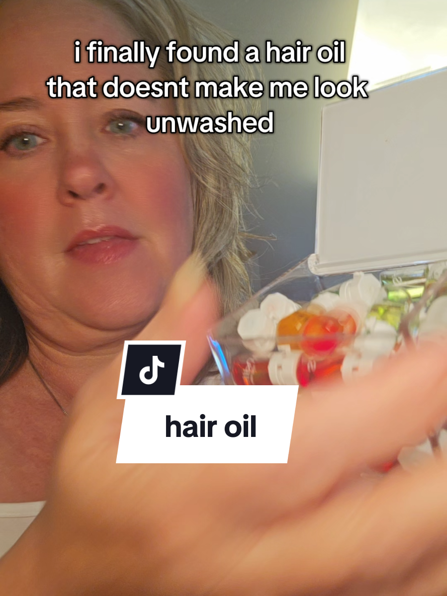 this oil brought my bleached hair back!! #hairgoals #smoothhair #shinyhairdontcare #haircareroutine #hairoil #hairtok #summerstyle 