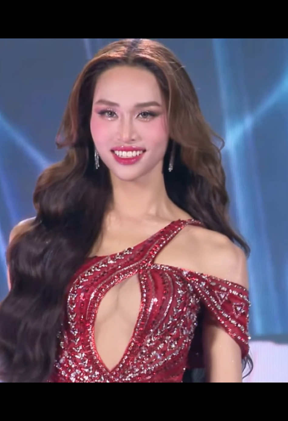 NGUYỄN CAO MINH ANH trong phần thi EVENING GOWN tại MIQVN2025 ❤️🔥#missinternationalqueen #missinternationalqueenvietnam #nguyencaominhanh #hoahau #fyp #xuhuong 