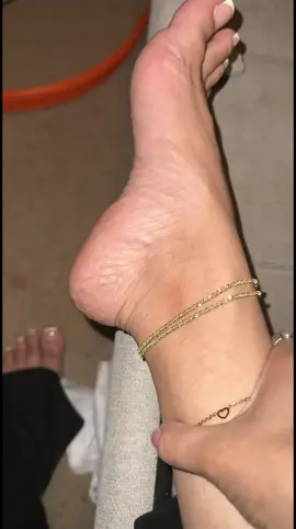 this anklet is so stunning 😍#anklet #anklets #ankletbracelet #ankletseason #Summer #summervibes #vacation #beach #jewelry #summerjewelry #jewelrytrends #jewelryinspo #goldjewelry #goldjewelryaesthetic #trendy #summer2025 #summerfinds #SummerFashion #fashionfinds #fashion