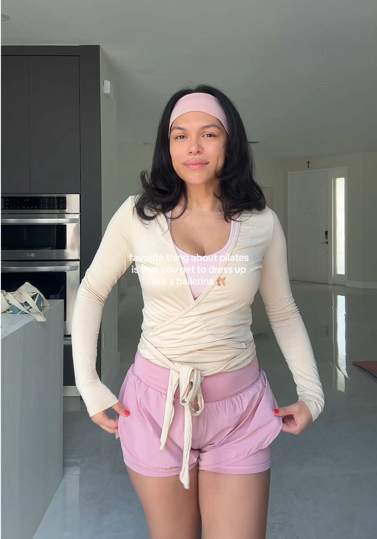 this is healing my inner child 💗 #pilatesoutfit #balletcore #pilatesgirl 
