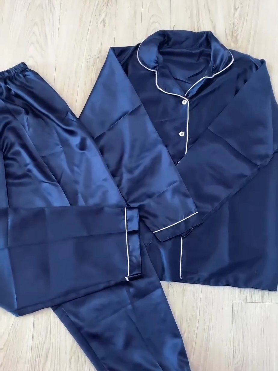 set piyama polos bahan satin sangat adem dan nyaman. #piyamapolos #setpiyama #piyamamurah #bajutidur 