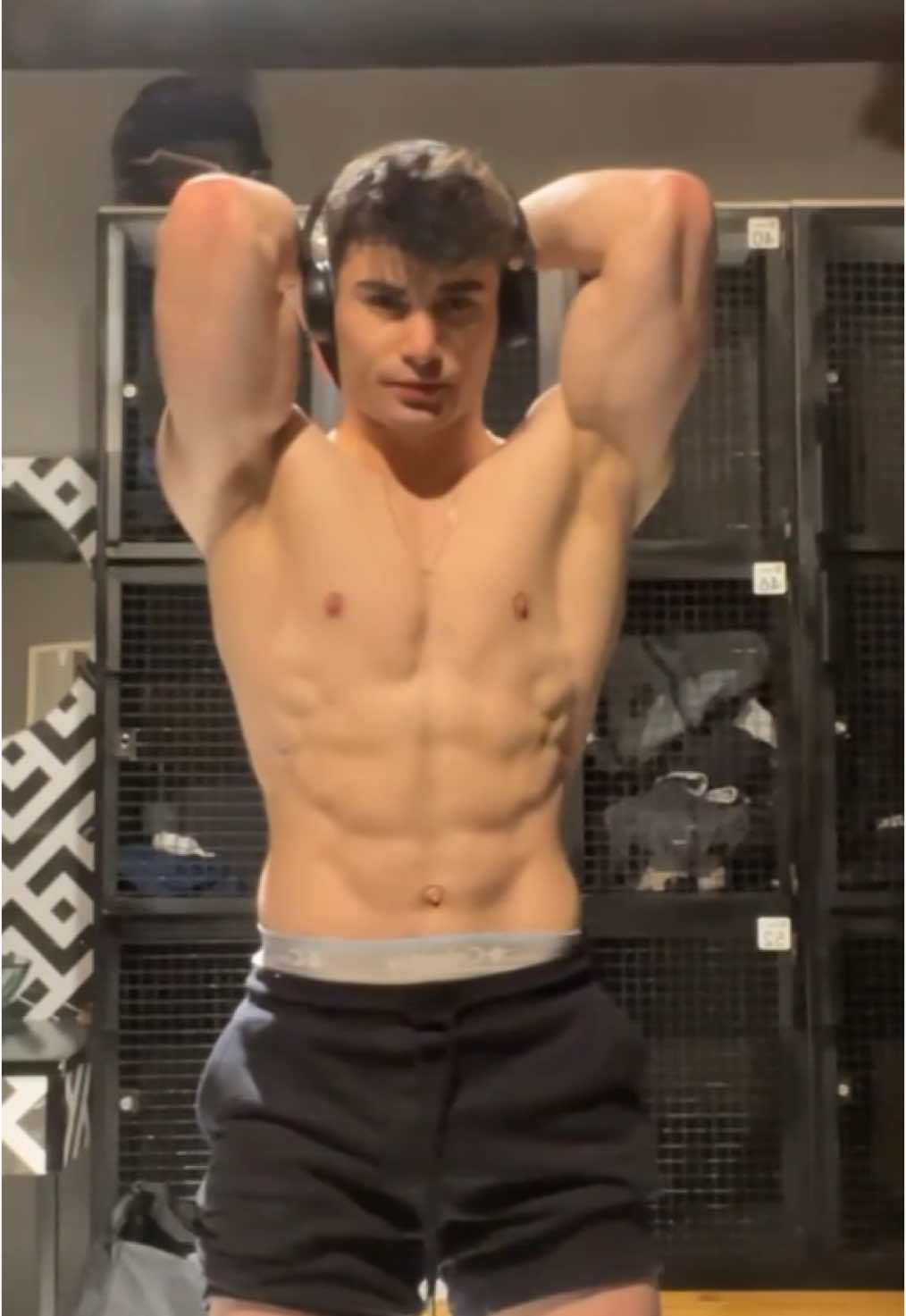 antepliiim #akım #sporcu #aestheticvideos #gymfitness #GymLife #sixpack #baklava #fyp #yazgeldi #gymcrush 
