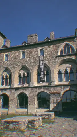 Gyere Tatára! 🏰💚 #tata #múzeum #kunydomokosmúzeum #történelematiktokton #HistoryTime #tataivár #kirándulásitippek #múzeumpedagógia #öregtó #castle 