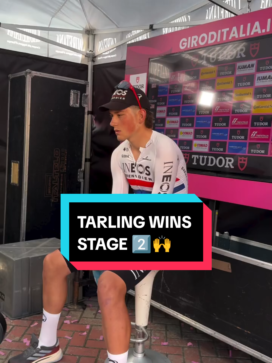 Josh Tarling is a Grand Tour stage winner! 🏆  A huge ride from the Welshman and he holds off Primoz Roglic for the win 🙌 #cycling #giroditalia 