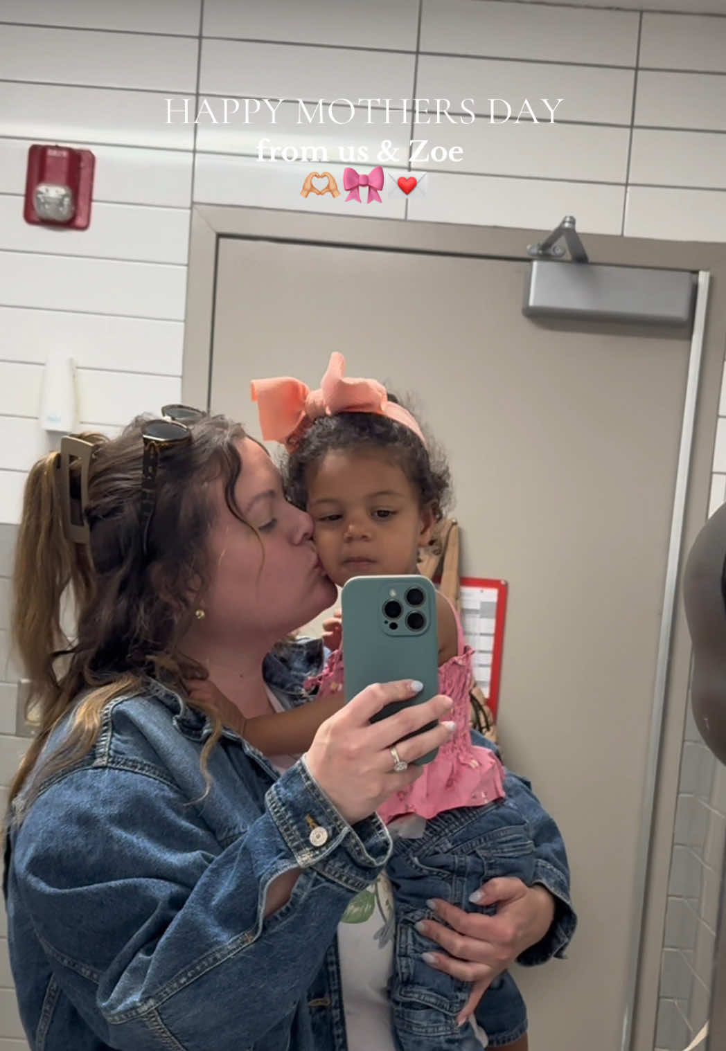 Happy Mother’s Day from us & @Zoe 🫶🏼🎀💌 #mothersday #zoepartner #zoebaby #momsoftiktokclub #motherhood 