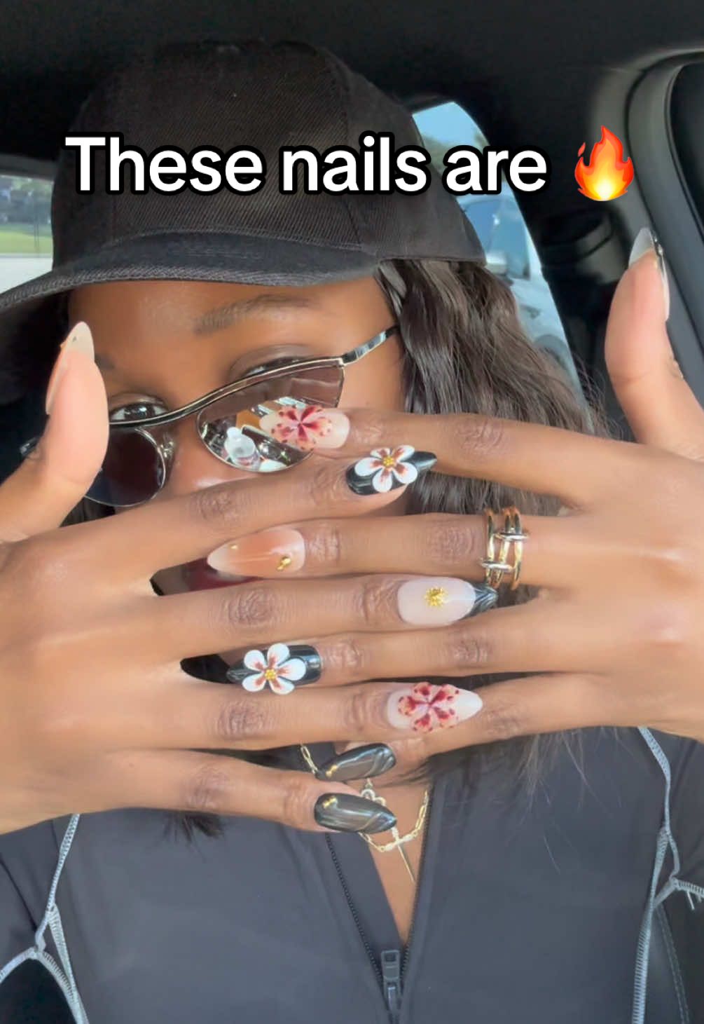 So pretty! #nailvestanails #pressonnails #3dnailart #nails #pressons #pressons #newnails 
