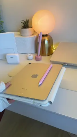 Resumos no iPad Air pelo app Kilonotes. Meu caderno de estudos está na b!o ✨ #studytok #study #resumos #app #asmr #apple #studywithme #ipad #tablet #samsung #s9 #tab ##ipadpro #applepencil #keyboard 