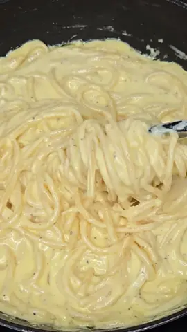 Easy creamy spaghetti and cheese 🧀 😋  #creamypasta #macncheeserecipe #EasyRecipes #somethinglekka 