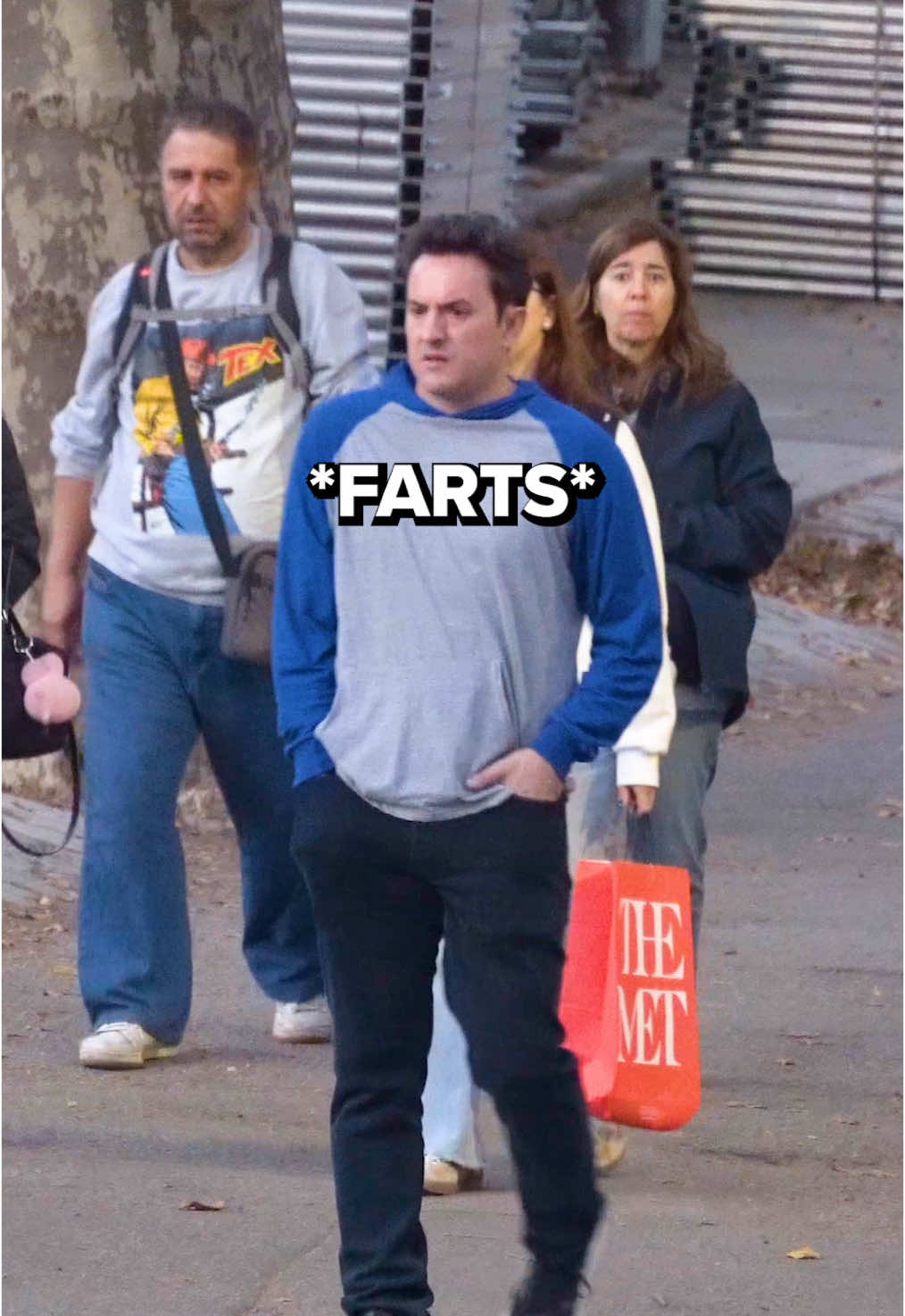 when the farts can’t stop won’t stop, just gotta give ‘em a little kick 💨👏🏼 these reactions are too good 😂 #funny #funnyvideos #lol #humorbagel #prank 