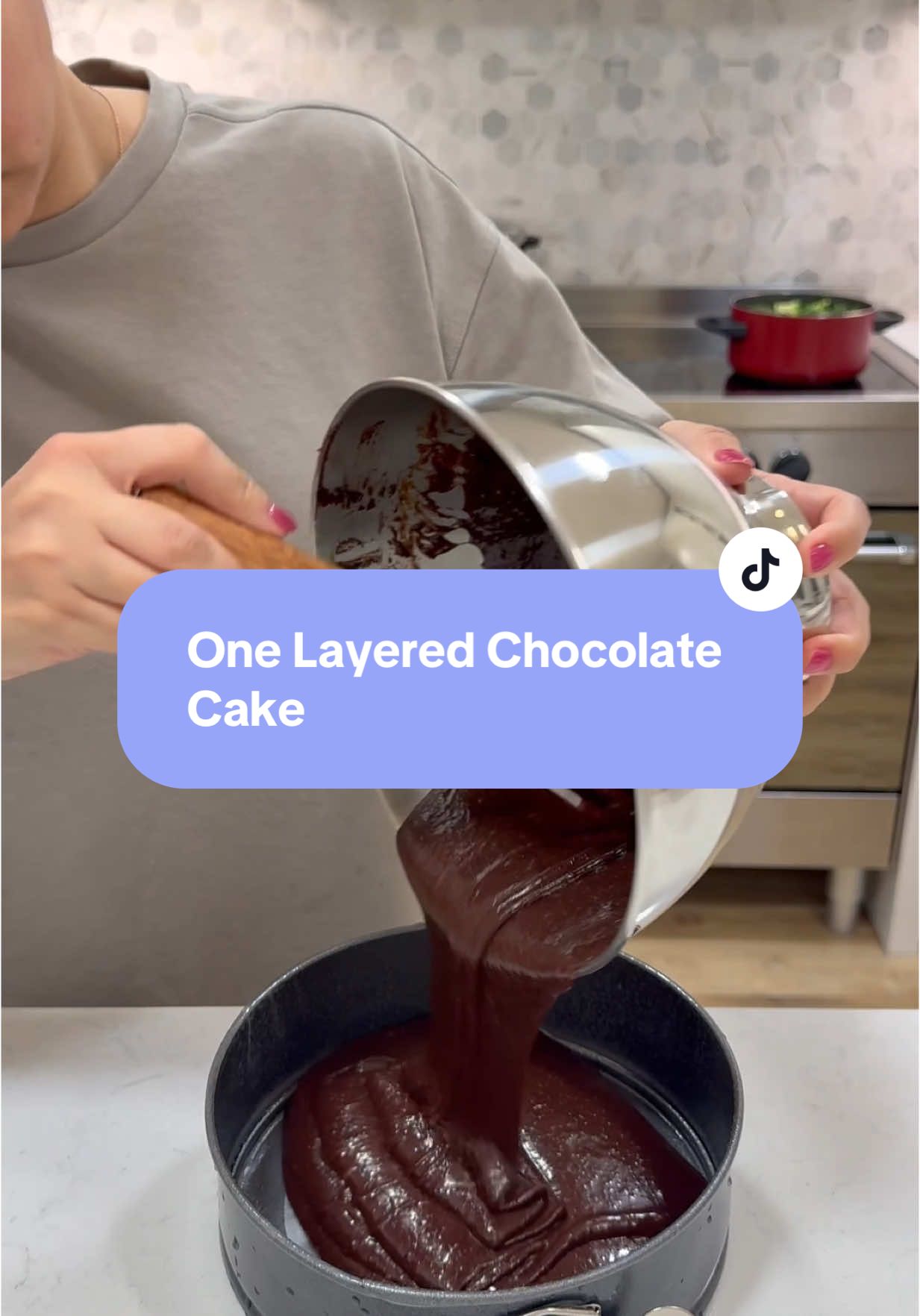 My go to chocolate cake whenever I have my friends over! #chocolatecake #tiktokcookbook #yummy #satisfying #recipesoftiktok 