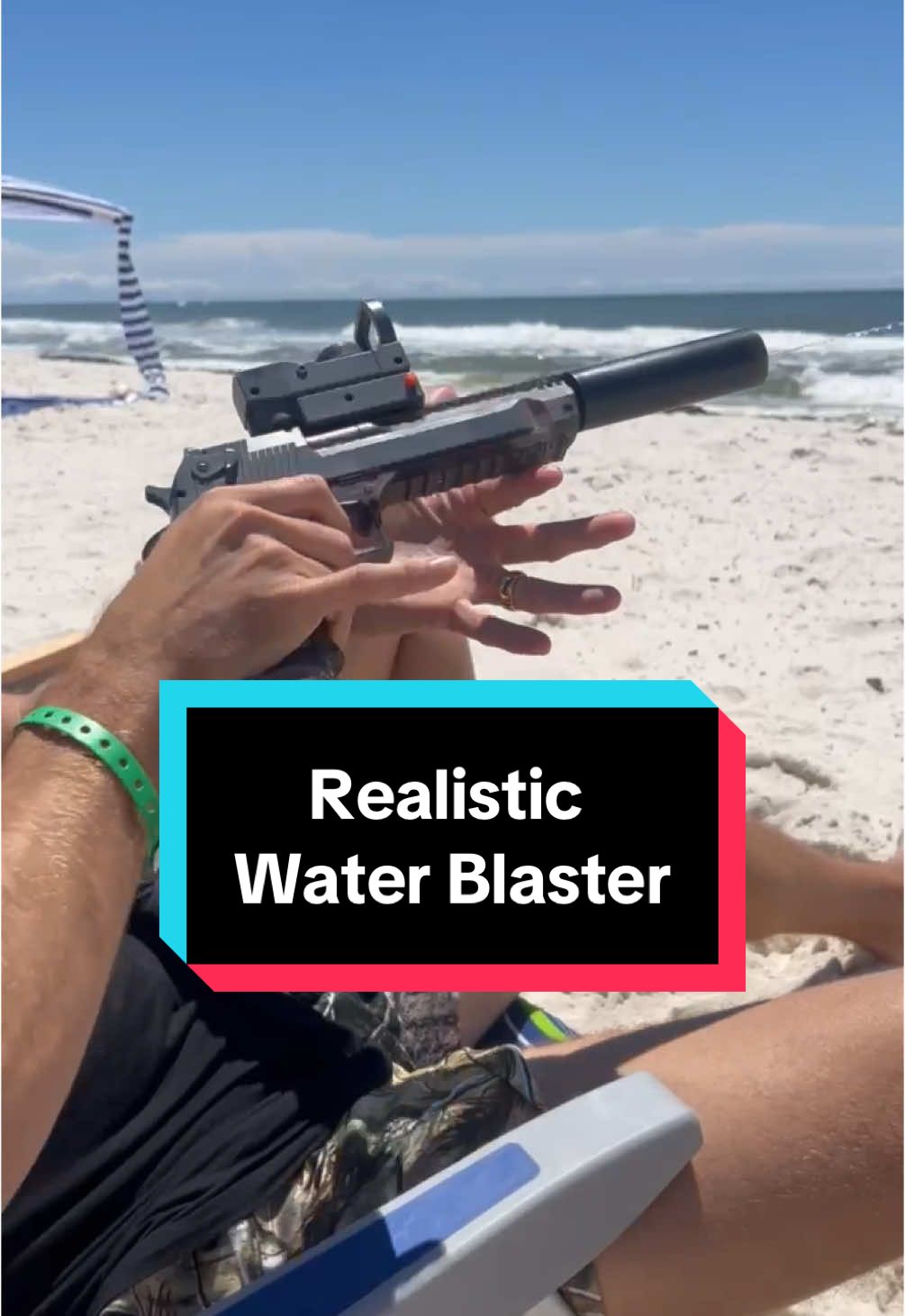 Automatic rechargeable water blaster 40 feet squirt #TikTokShop #watergun #watergunfight #waterblaster 