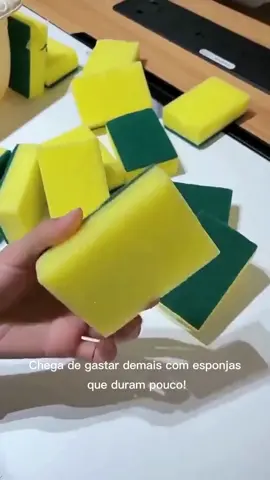 Chega de gastar toda semana com esponja! 🧽 Leve agora um kit com 30 esponjas dupla face: mais durabilidade, mais economia e entrega rápida direto na sua casa! 🚚 Garanta a sua e nunca mais fique sem esponja na hora da faxina! ✨🏠 #promoção  #esponjadelouça  #DicaDeCasa #FaxinaPerfeita #Economize #LimpezaFacil #CasaCheirosa #DicaTikTok #EntregaRápida #AchadinhosTikTok #30Esponjas #LouçaBrilhando