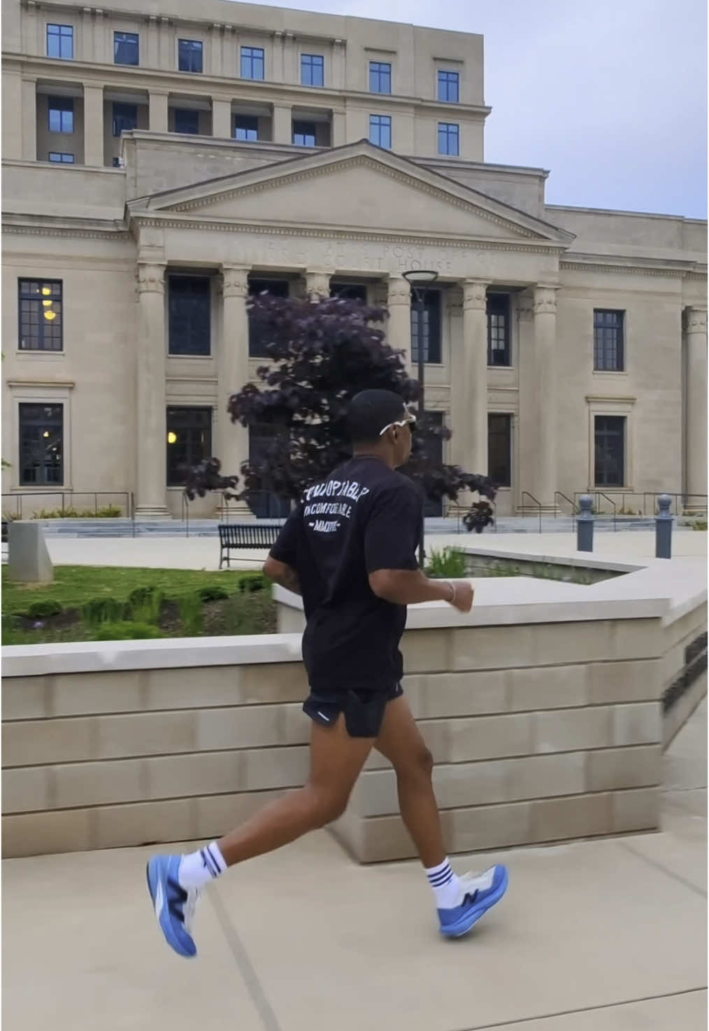 Midtown Charlotte Run 🏃🏾‍♂️ #runnersofinstagram #runningmotivation #runners #instarunners #run #runner #Running #Fitness #marathon #endurance #urbanrunning #morningrun #strava #ncrunning #runNC #Army #Soldier #Like #FYP #Paratrooper #Oakley #NewBalance #Vital 