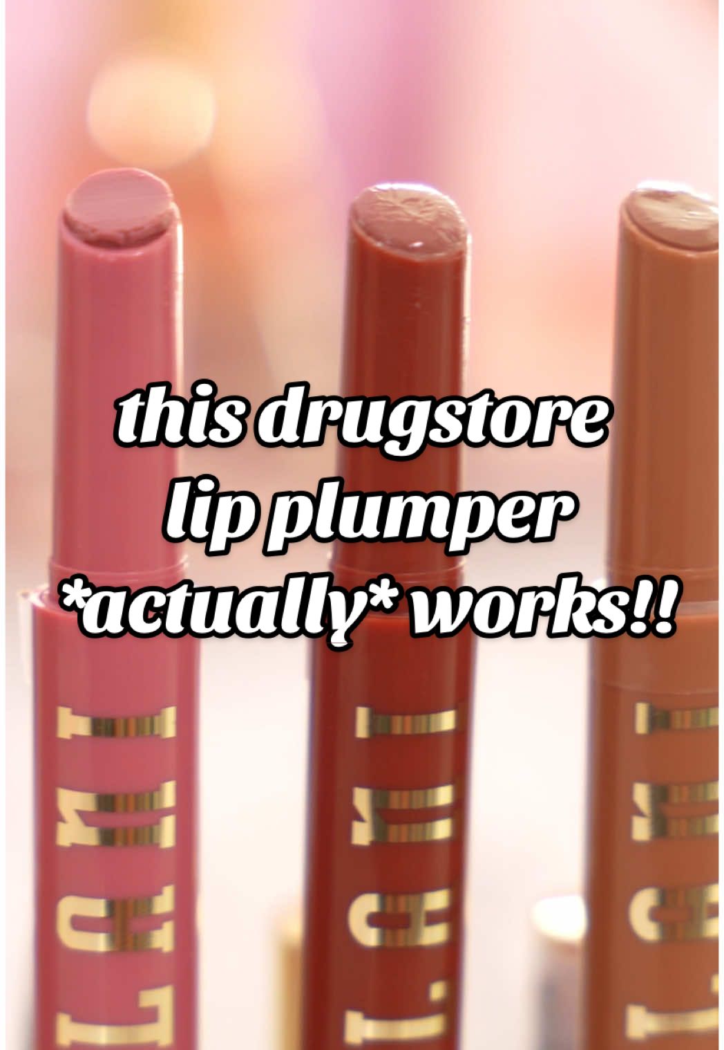 Can you see the difference?? Finalllllyyyyy a drugstore lip plumper that 1️⃣ doesn’t sting 2️⃣ nourishes the lips and 3️⃣ ACTUALLY works!! 👄 Have you tried the @Milani Cosmetics Keep It Full Glossy Plumping Balms yet? This is shade Truffle btw! 🤎 I swatched ALL the shades on my YT channel!  (gifted) #lipplumper #lipplumping #milanicosmetics #milani #drugstoremakeup #affordablemakeup #budgetbeauty 