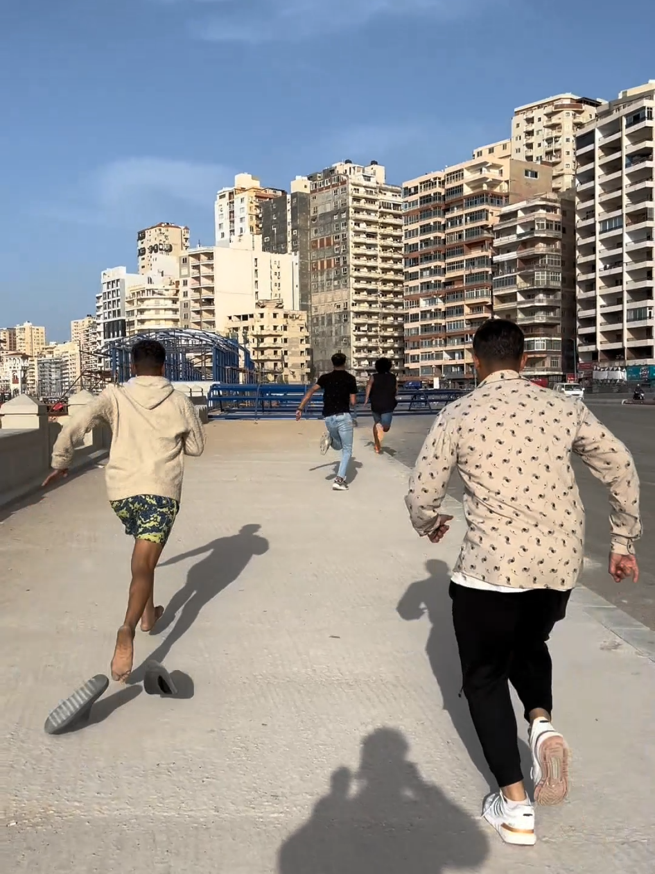 معلش كان قصدي في الازازه 🫣🤦🏽😂😂😂 #viral #foryou #foryouuuu #foryoupage #funny #pranks #fyp #fypシ #fypシviral #consantanderconecto #كهربا_⚡️ 