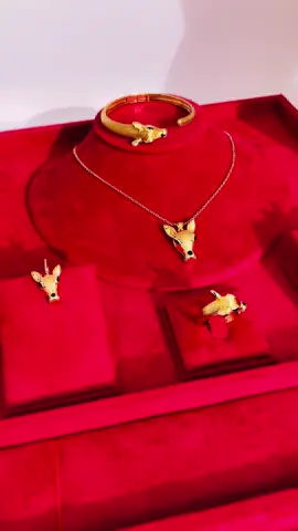 الي يحبك يجيبلك طاقم الغزالة🦌❤️ في كل خطوة منها رقي وفي كل تفصيلة غزالة لاتشبه احد🥺🦌❤️ طاقم الغزالة الفخم ..فخامة تلهم ,وتميز يعبر عنك 🦌❤️ مطلي بالذهب عيار18❤️ قولي ذهب ومتخافيش😍❤️  السعر السابق 2️⃣9️⃣5️⃣د.ل❌ السعر الحالي1️⃣6️⃣0️⃣د.ل✅ يأتي في بوكس فخم للهدايا🎁🌹 كمية محدودة😍 جودة عالية ولون تابت😍🦌 للطلب ولاستفسار يرجى مراسلتنا على بريد الصفحة💌.   #ليبيا #طرابلس_بنغازي_المرج_البيضاء_درنه_طبرق #جنزور_السياحية_السراج #ورشفانه_العزيزيه_الزهراء_الحشان_الساعديه #تبي_تشري_هدية😊 #وحاير_شن_تاخد_متجرنا_يرضيك👇 