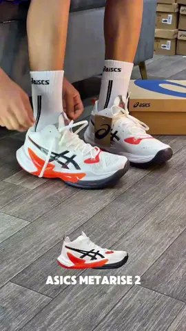 حذاء *ASICS METARISE™️ 2* هو إصدار متقدم من سلسلة أحذية الكرة الطائرة، مصمم خصيصًا لمساعدة اللاعبين على تحقيق قفزات أعلى وهبوط أكثر سلاسة.#sport #volleyballshoes #asicsmetarise #الدمام #داركليب #bahrain #volleyshoes #القطيف #qatar#uae🇦🇪 #ksa🇸🇦 #kuwait🇰🇼 #oman🇴🇲 #iraq🇮🇶 #volleyball #volleyballworld #كرةطائرة 