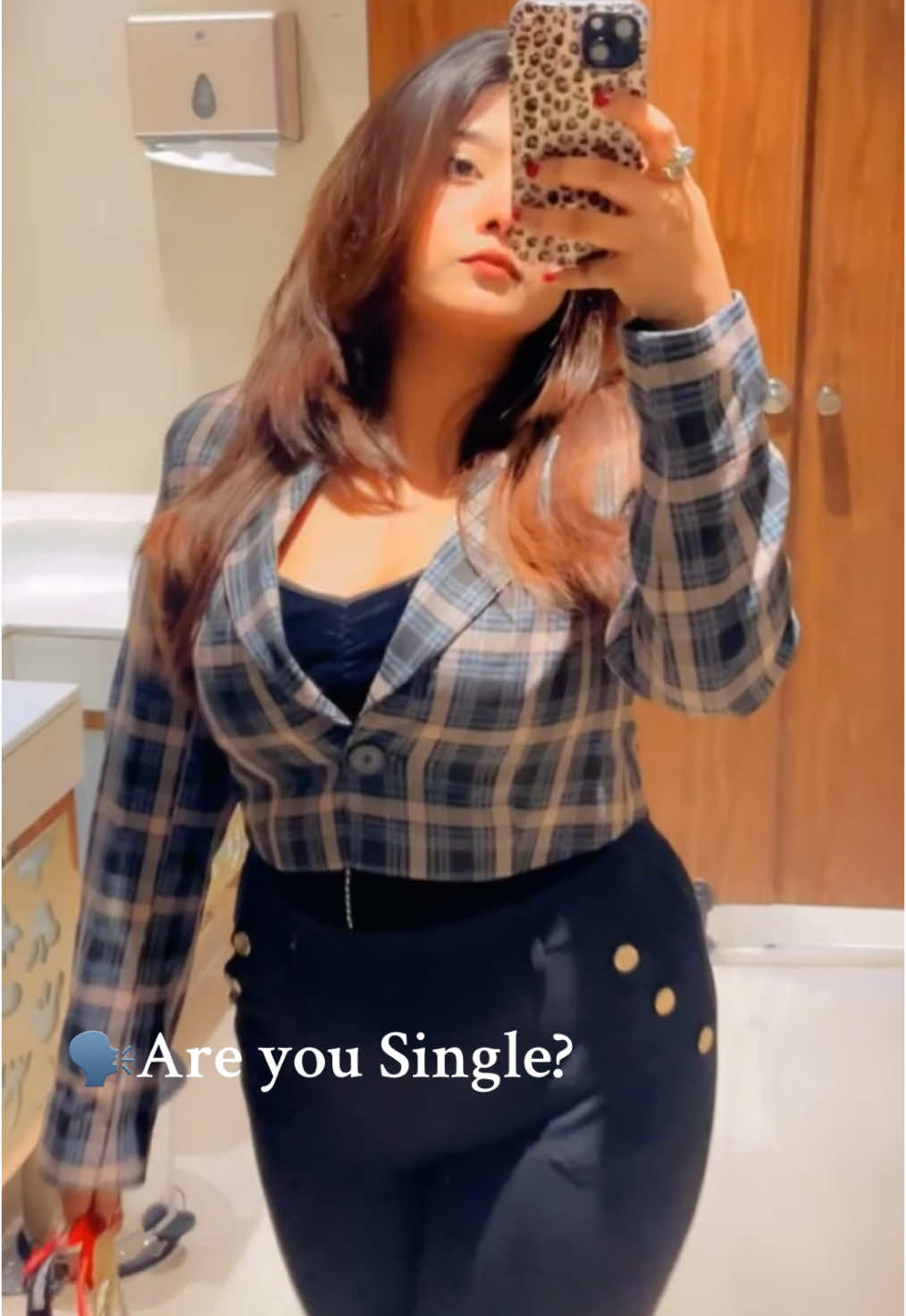 Single but unavailable for a basic. Life to too short to settle for less love, less surprises and less adventure in that love. #oldschoolsoul #lookingforseriouslove #selfobsessed #onlyprincesstreatment 
