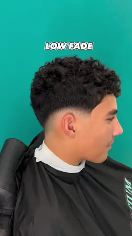low fade dois pentes #corte #barber #barberia #creatorsearchinsights #fade #barbershop #barberli #barberlife #barbeiro #babershop @MARCELO OFICIAL 
