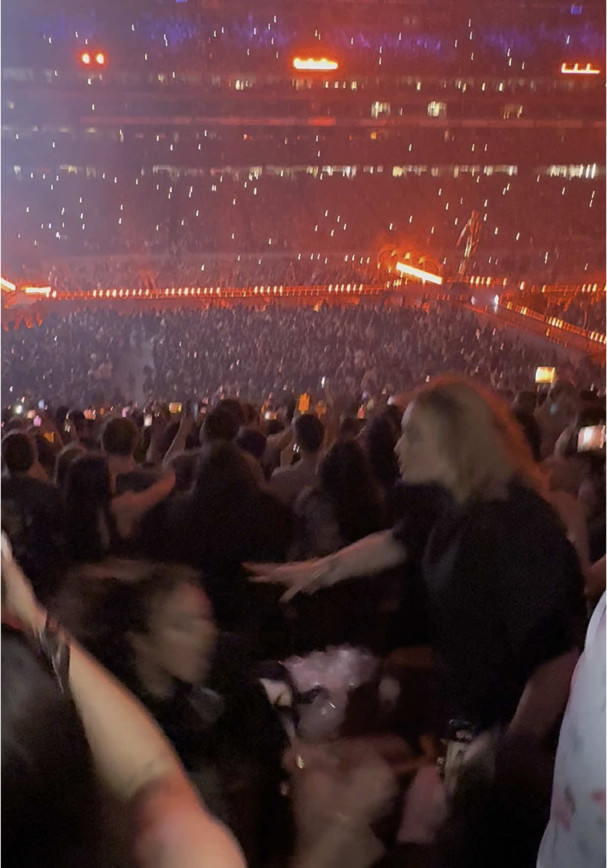 Ayeeeeee had the best seats in the house at the opening night of The Weeknd 🔥 #fyp #theweeknd