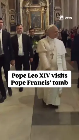 On his way back to the Vatican, Pope Leo XIV visited Santa Maria Maggiore, where he stopped in prayer before the tomb of Pope Francis and the icon of the Virgin, Salus Populi Romani. #popeleoxiv #pope 