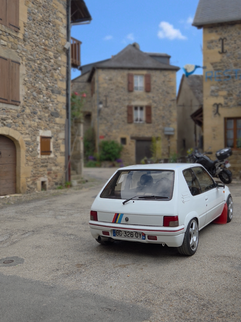 Peugeot 205 #205 #peugeot #peugeotsport #psa #kitcar #rallye #course #sud #france 