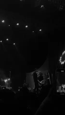 Sepenuh hati🎧🥀  Rony Parulian-   #sepenuhhati #ronyparulian #lyrics #lirik #liriklagu #lirikmusik #galau #galaubrutal #fouryoupage 