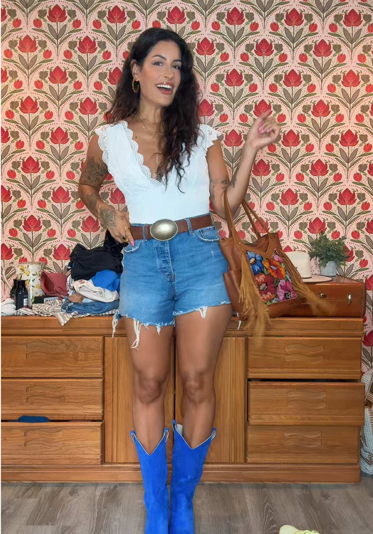 These blue boots have become my entire personality #grwm #OOTD #westernstyle #madeandtaylored 