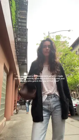 hot girls never make a man their goal in life 🫶🏻