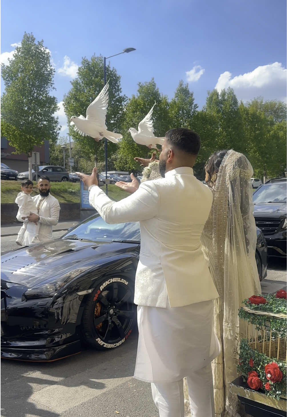 Summer Vibes 🕊️ #fyp #foryou #wedding #pakistaniwedding #mehndi #nikah #bride #groom #content #contentcreator 