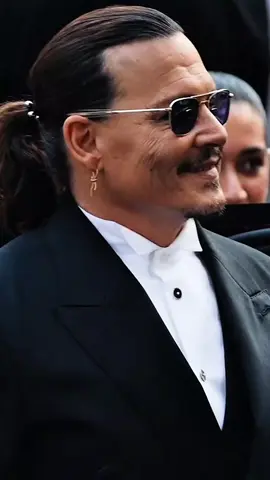 A celebridade mais humilde do Mundo #jhonnydepp #celebridades #brasil🇧🇷 