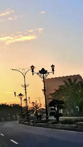 ⛅️🍃 #kediri24jam #sunriseviews #kedirilagi #simpanglimagumulkediri #slgkediri 