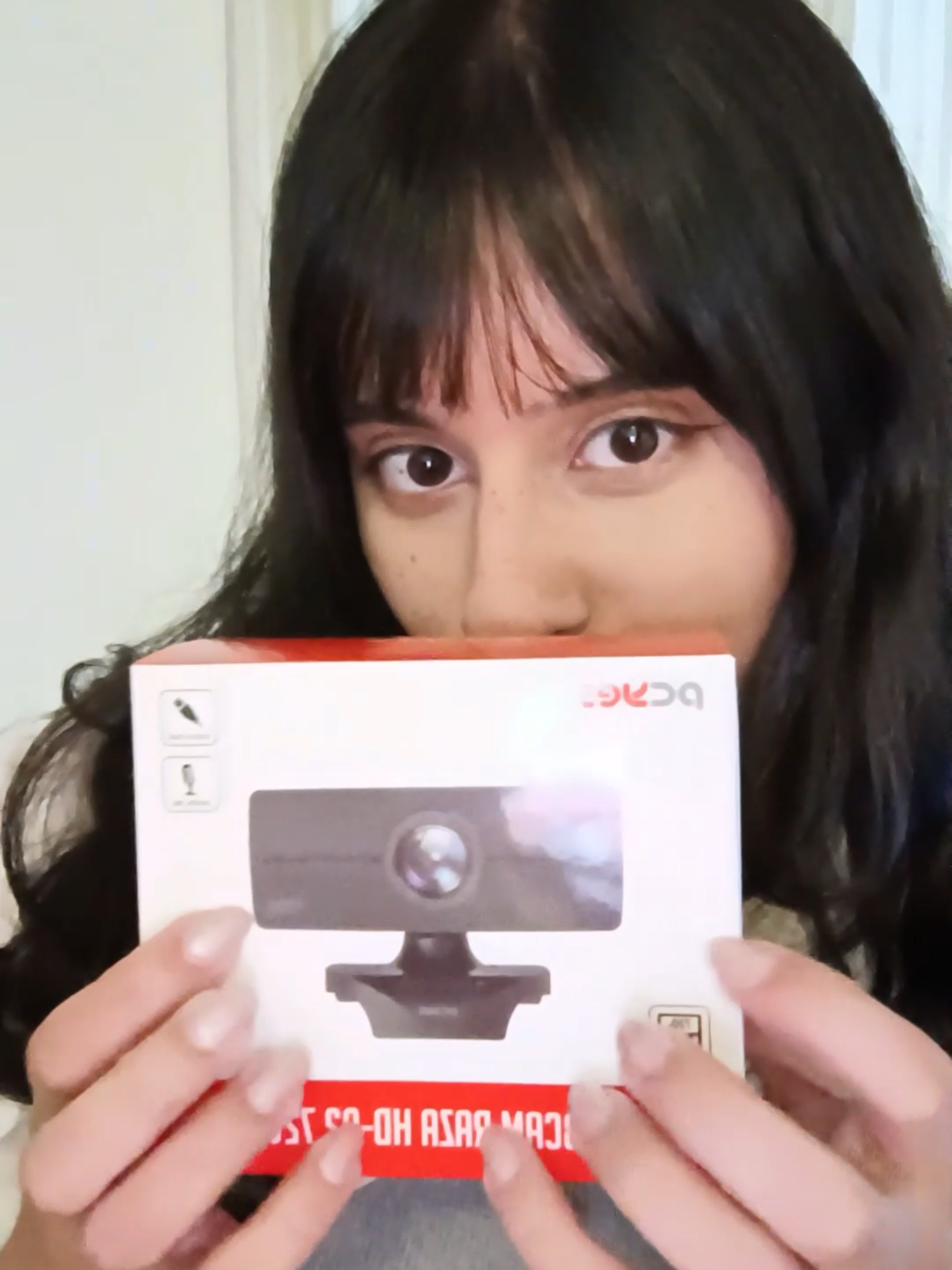 Webcam baratinha da PCYes, perfeita pra quem quer fazer live sem gastar muito aqui no Brasil! Foco manual pra ajustar do seu jeito e ainda é plug and play. Comprei na @terabyte_oficial ❤️ l ink na bioooo