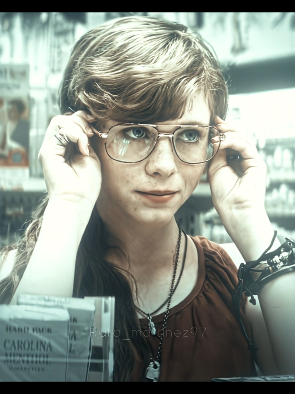 Sophia is so beautiful ( Quality settings in my bio ) // #beverlymarsh #itmovie #sophialillis #beverlymarshedit #itedit #edit 