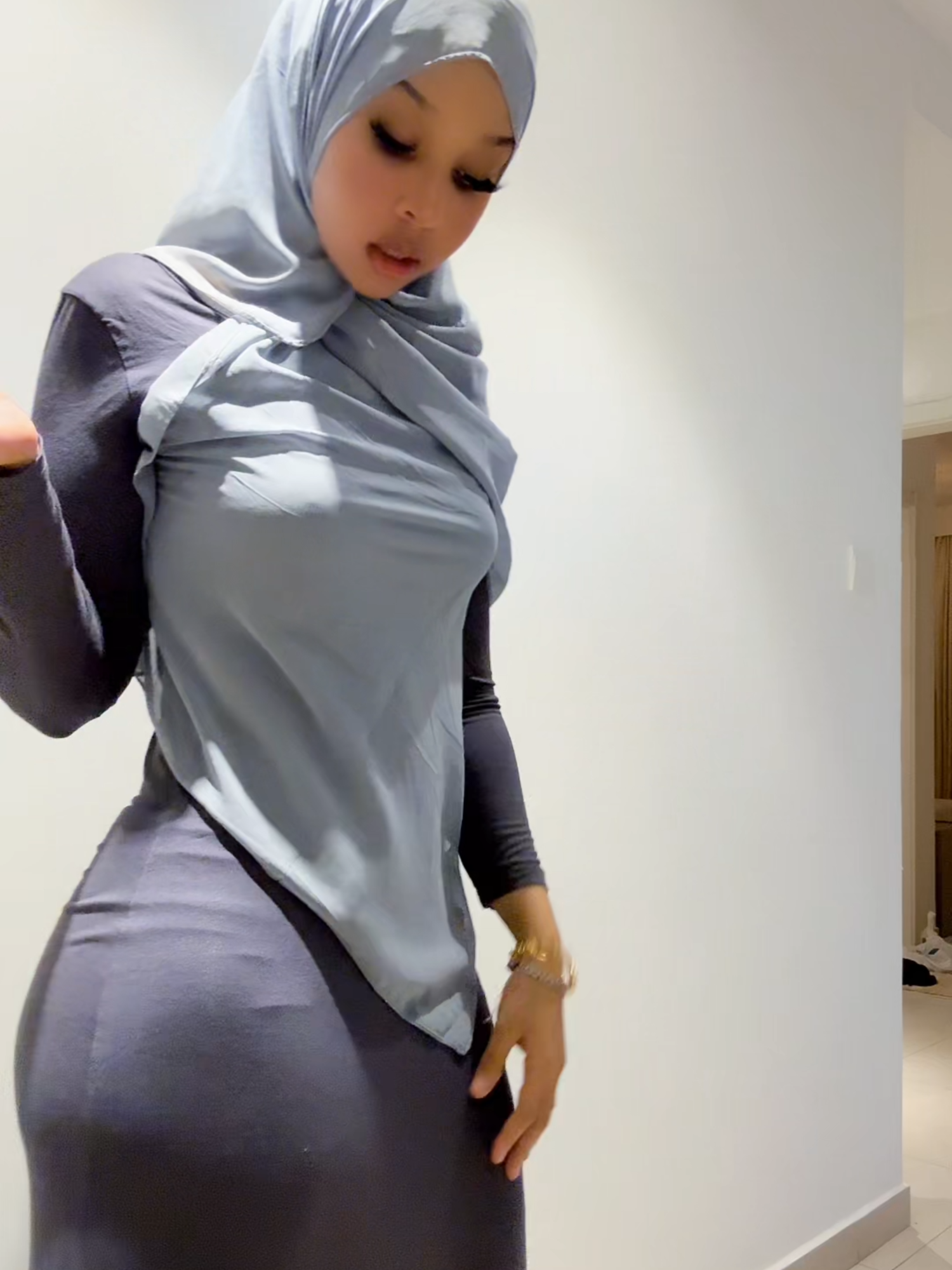 #somaligirls #eastafrikatiktoker🇰🇪🇺🇬🇹🇿 #fashiontiktok #eastafricantiktok #qalbi #Home #beauty #fypシ゚ #Somali #xamar #africantiktok #baatigang #southafricatiktok #northafricans #westafricatiktok #africangirl #hijabstyle #niyas