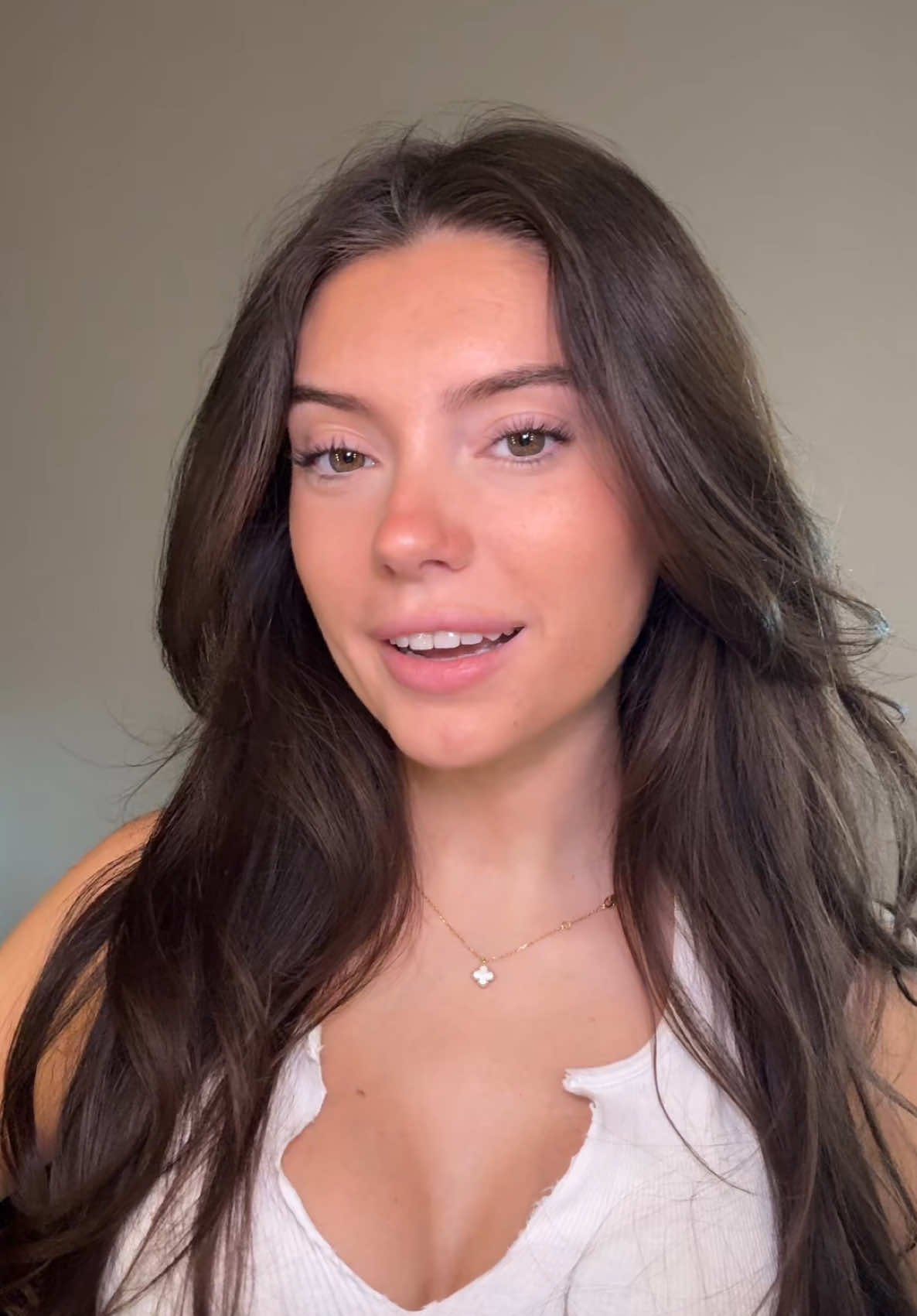 Last bar crawl ever I’m gunna cry!!!!  @rhode skin @Westman-Atelier @Huda Beauty @Dae Hair 💖