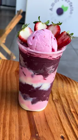 É o que vocês me dizem dessa combinação perfeita , açaí com sorvete de morango azedinho 💜 perfeição apenas #acai #açaí 