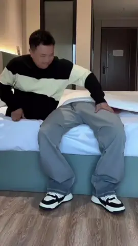 Você sabe quem é o criador do tiktok? #tiktoknews #empresario #curiosidades #aplicativo #famoso 