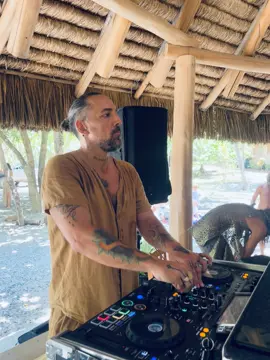 #ecstaticdance #dancer  #cacaoceremony #danza #downtempo #ceremony  #ecstatic #sacredsunday #dancers #explore #movement #cacao #musica #community #bailelibre #musicoterapia #yogatherapy  #ritual #mindfulness 