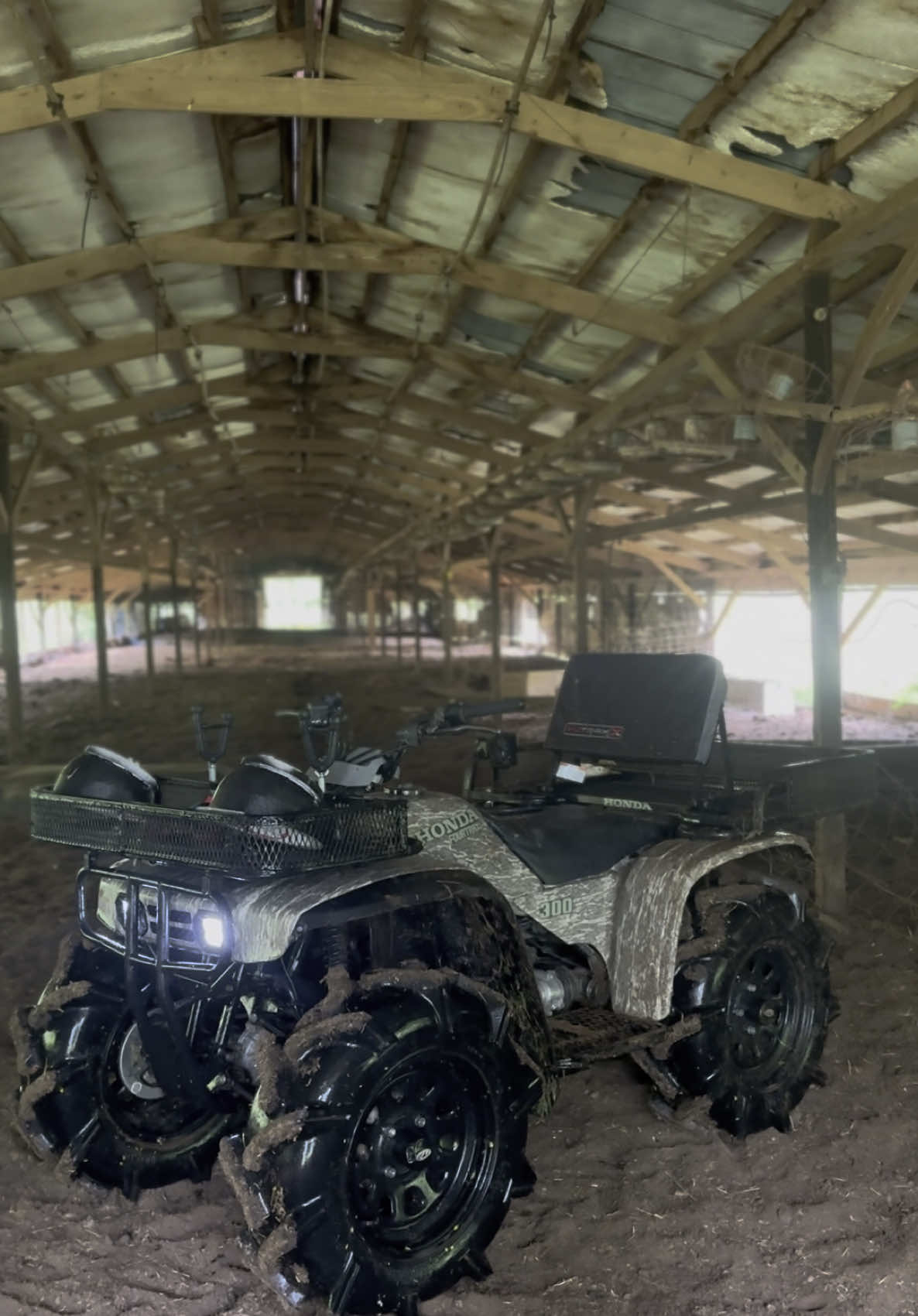 What should I do next🤔 #hondafourtrax300 #bottomland #mossyoak 