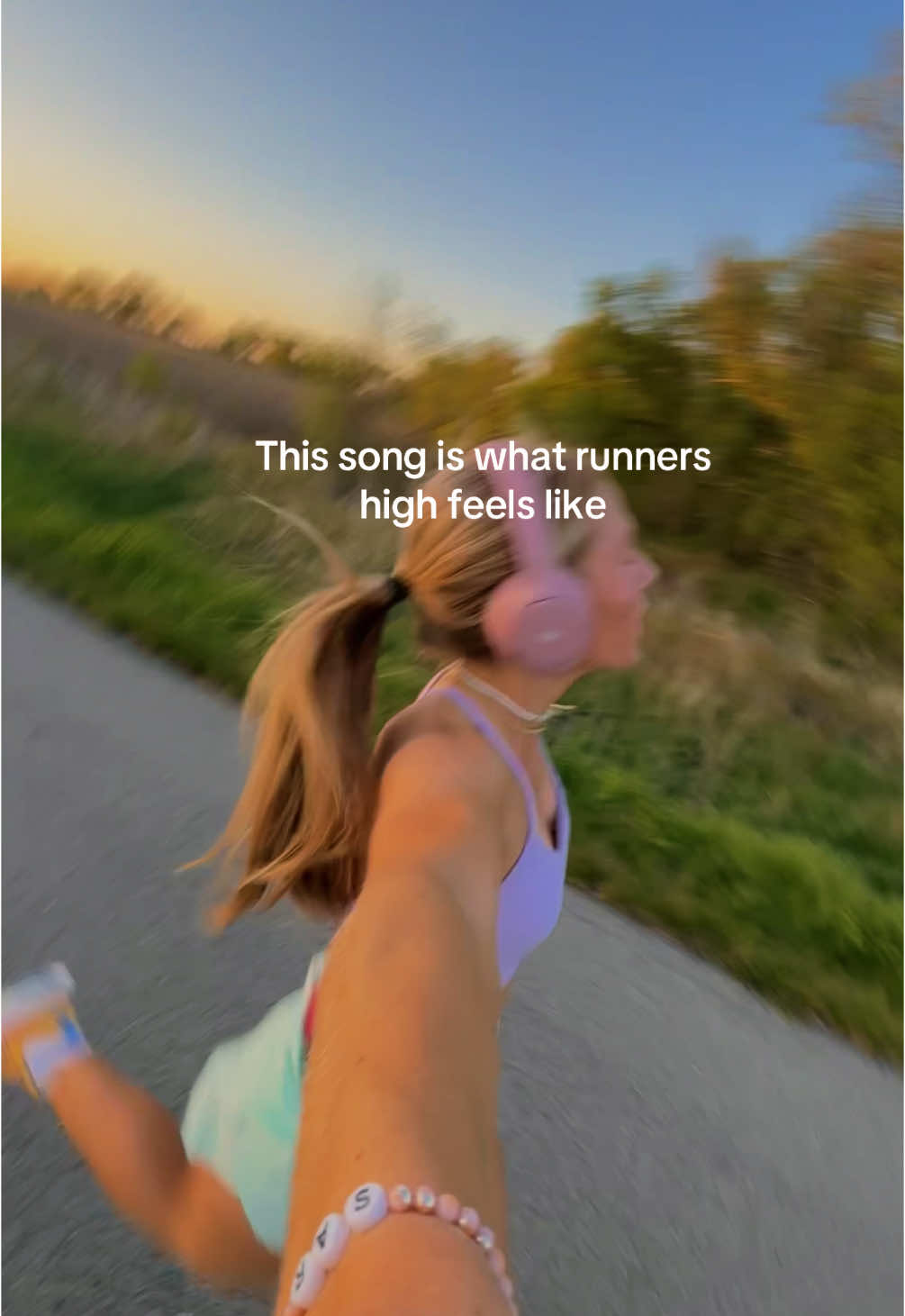 The moment you feel like you’re flying #Running #runnershigh #iykyk #music #runtok 