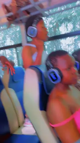Travelling with me is the best trip experience ever✨️😊❤️#mostlikedvideo #trip #bustravel #silentdisco #lipsyncing #tiktokkampalauganda🇺🇬🇺🇬🇺🇬 #tiktokfollower #followmyaccount🙏❣️ #challengeaccepted #madvibes😂🤘 es
