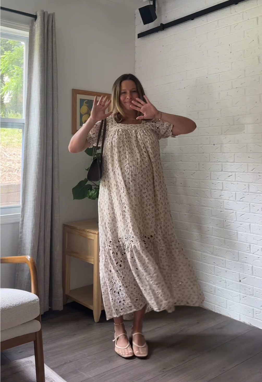 this dress showed up on my doorstep 30 mins before we had to leave so thank you @calledtosurf !!!!