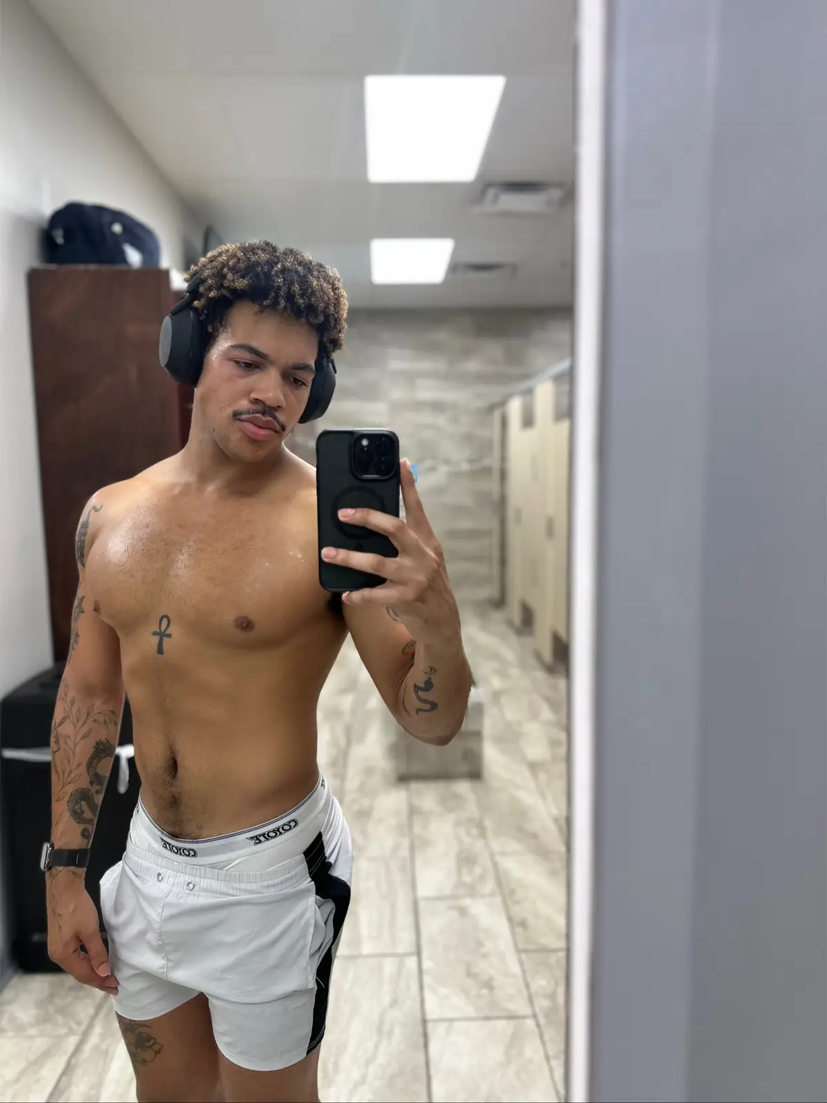 y’all i was jumping for joy bc the gym was emptyyyy (some ppl were there) and it wasn’t busy!! love that for me. my birthday next week too😭😭 #fyp #foryou #mlm #gym 